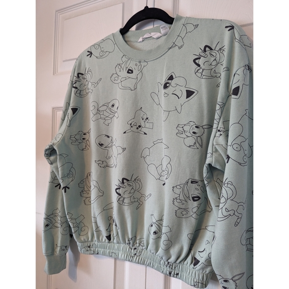 3/$20! H&M Kids Pokemon Oversized Sweatshirt - Picture 3 of 11